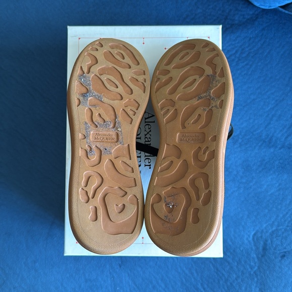 Alexander McQueen Black & Tan Larry Contrast
Sole Platform Sneaker Size 44 US 11 - Picture 8 of 11